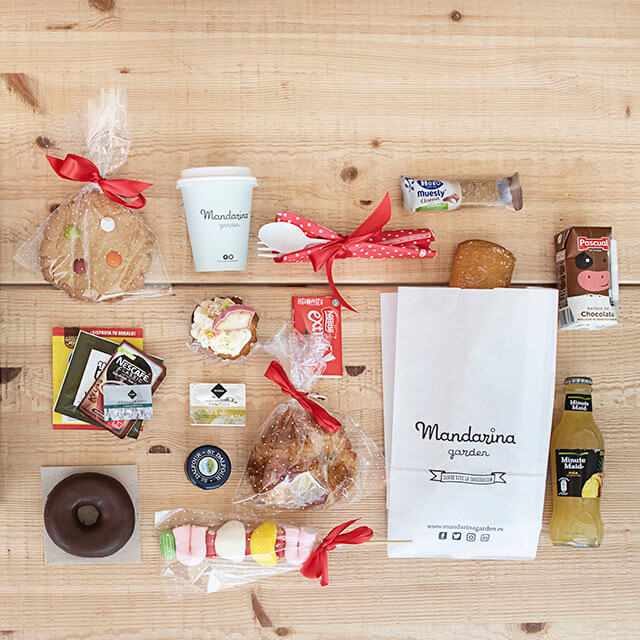 Details of the medium surprise breakfast box products at home